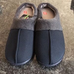 Men’s Slippers fits 9.5-10.5